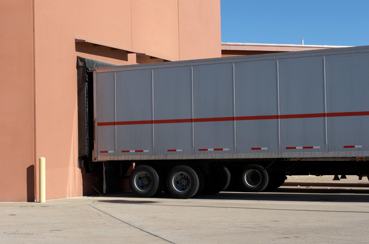 Grocers Is Your Dock Ready for the Future Grocery Store? YardView Blog